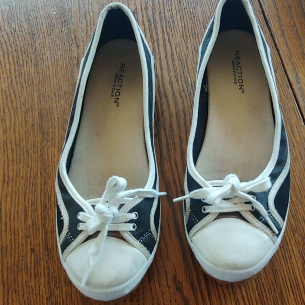 Kenneth Cole Reaction sneaker flats 8.5 or 9 cute!